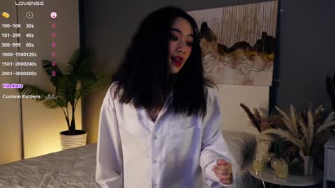 Hitomi oo online show from 12.18.24