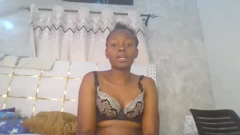 Snapshot of phoebe015 chatting on 02.03.26 phoebe online show from 02.03.26