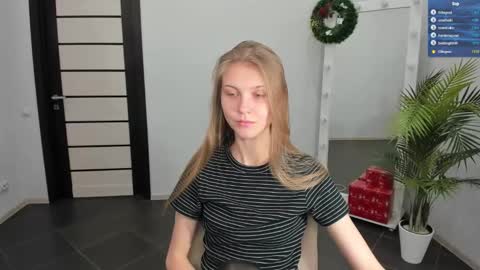 Phoebe online show from 12.12.24