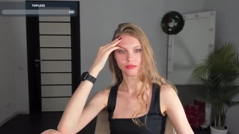 Phoebe online show from 12.25.24