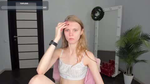 Phoebe online show from 12.26.24