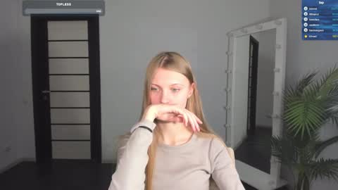 Phoebe online show from 02.12.25