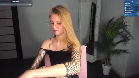 Phoebe online show from 02.22.25
