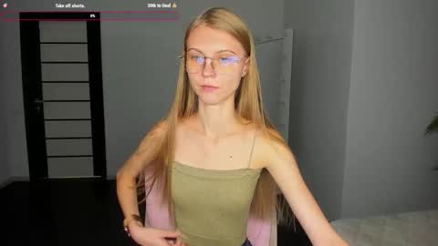 Phoebe online show from 09.10.25