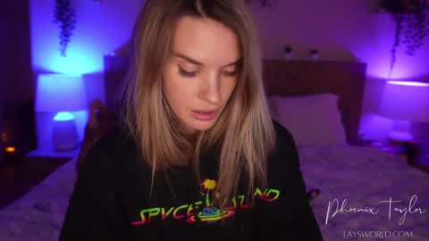 PHOENIX TAYLOR online show from 01.10.26