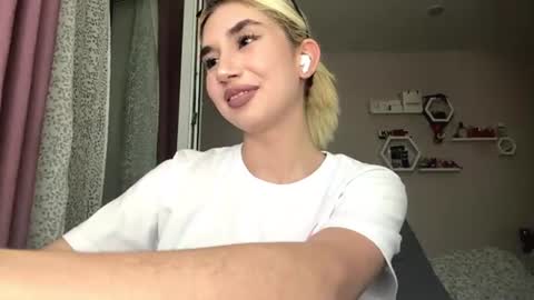 Laura online show from 07.11.26