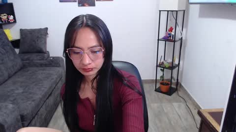 Pia  online show from 01.09.25