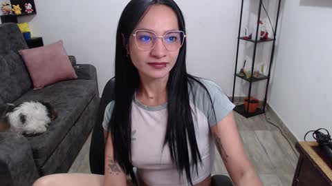 Pia  online show from 02.04.25
