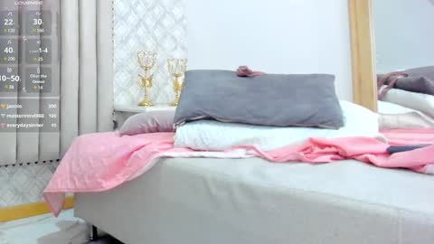 Snapshot of pia_johnson_ chatting on 02.25.25 online show from 02.25.25