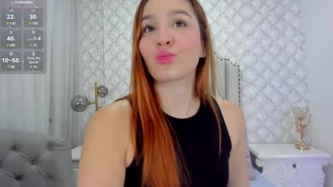 Snapshot of pia_johnson_ chatting on 03.05.25 online show from 03.05.25