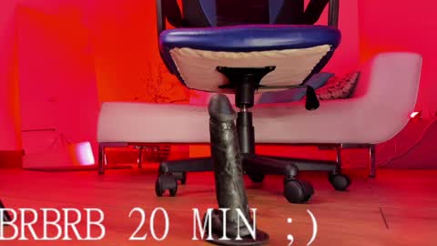 Snapshot of pia_mo chatting on 02.05.25    Special Couple Show - WELCOME TO XMAS   5 and 6 December  - 2 at 8 pm COL hour online show from 02.05.25