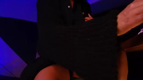 Snapshot of pia_mo chatting on 09.27.25    Special Couple Show - WELCOME TO XMAS   5 and 6 December  - 2 at 8 pm COL hour online show from 09.27.25