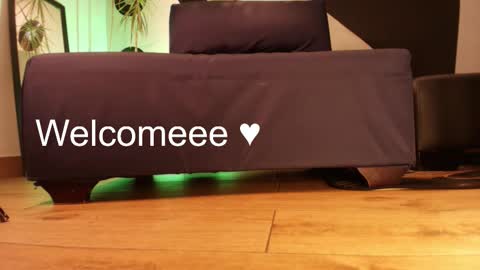 Snapshot of pia_mo chatting on 10.07.25    Special Couple Show - WELCOME TO XMAS   5 and 6 December  - 2 at 8 pm COL hour online show from 10.07.25