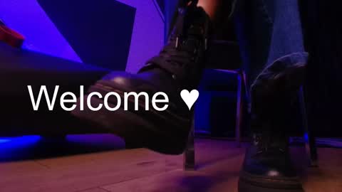 Snapshot of pia_mo chatting on 10.12.25    Special Couple Show - WELCOME TO XMAS   5 and 6 December  - 2 at 8 pm COL hour online show from 10.12.25