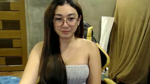 Pia online show from 10.21.25