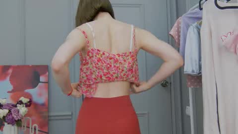 Snapshot of pickme_lizzy chatting on 10.22.25 Lizzy online show from 10.22.25