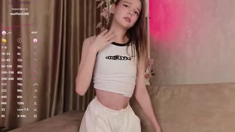 Snapshot of pickmy chatting on 10.04.25 pickmy online show from 10.04.25