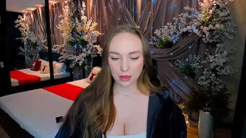 Emelie online show from 12.18.24