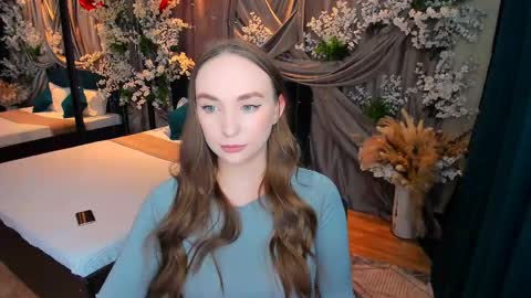 Emelie online show from 02.25.25
