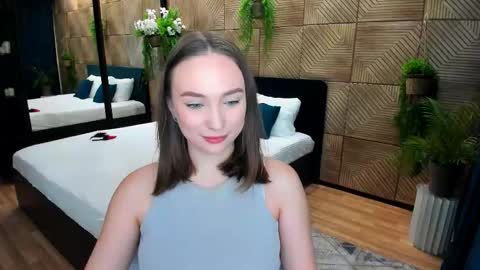 Emelie online show from 10.05.25