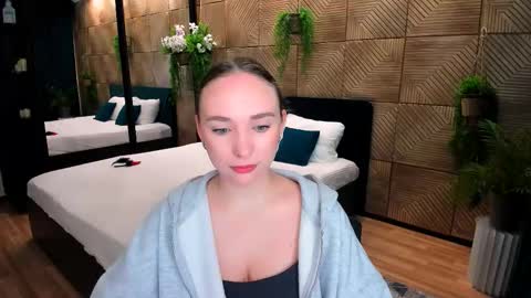 Emelie online show from 10.07.25