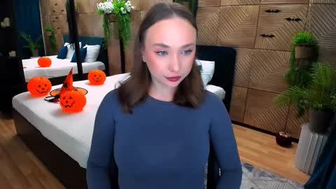 Emelie online show from 11.03.25