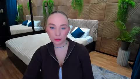 Emelie online show from 02.05.26