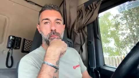 pierotu online show from 09.26.25