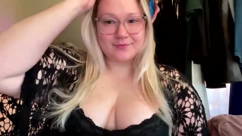 Piggy Rose online show from 09.28.25