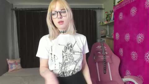 Snapshot of piginnya chatting on 09.16.25 piginnya online show from 09.16.25