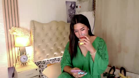 Ivy Morningstar online show from 01.05.25