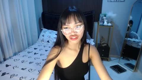 Snapshot of pinay_slutx chatting on 02.18.25 dee online show from 02.18.25