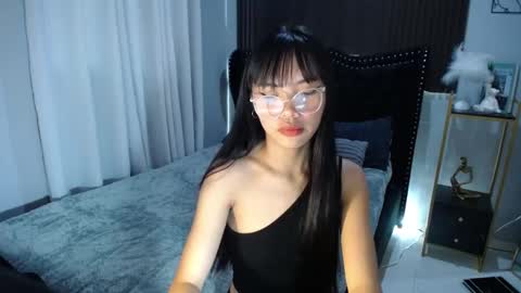 Snapshot of pinay_slutx chatting on 03.05.25 dee online show from 03.05.25