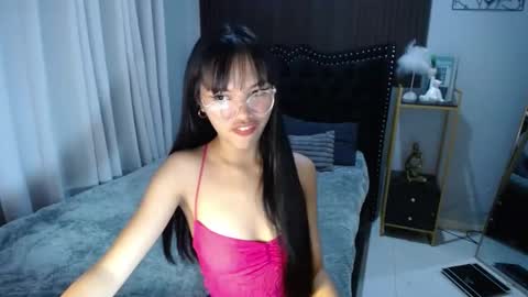 Snapshot of pinay_slutx chatting on 03.06.25 dee online show from 03.06.25
