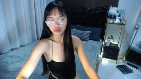 Snapshot of pinay_slutx chatting on 03.12.25 dee online show from 03.12.25