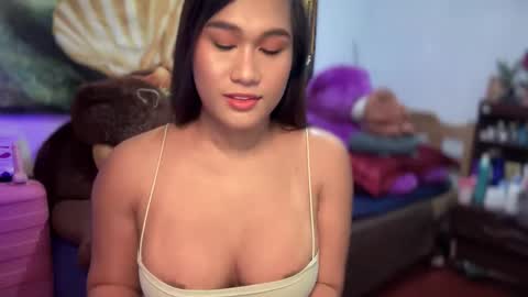 Snapshot of pinay_sofiexx chatting on 09.13.25 sofielove online show from 09.13.25
