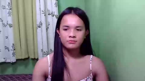 Snapshot of pinaymorena_rhowe chatting on 12.05.24 pinaymorena_rhowe online show from 12.05.24