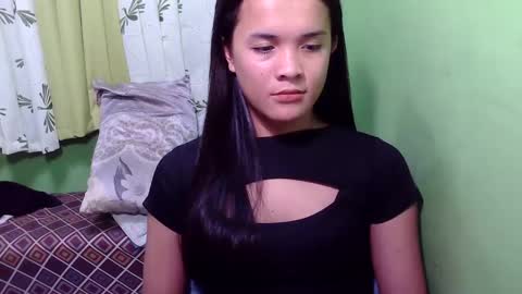 Snapshot of pinaymorena_rhowe chatting on 12.05.24 pinaymorena_rhowe online show from 12.05.24