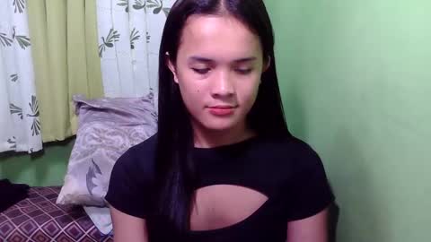 Snapshot of pinaymorena_rhowe chatting on 12.05.24 pinaymorena_rhowe online show from 12.05.24