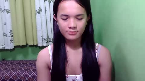 Snapshot of pinaymorena_rhowe chatting on 12.12.24 pinaymorena_rhowe online show from 12.12.24