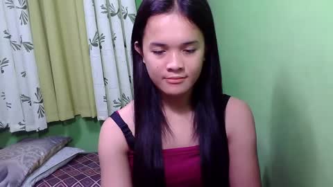 Snapshot of pinaymorena_rhowe chatting on 12.17.24 pinaymorena_rhowe online show from 12.17.24