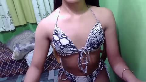 Snapshot of pinaymorena_rhowe chatting on 12.17.24 pinaymorena_rhowe online show from 12.17.24