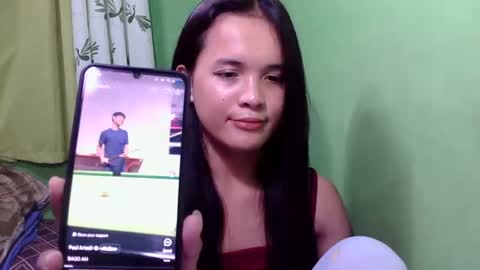 Snapshot of pinaymorena_rhowe chatting on 12.19.24 pinaymorena_rhowe online show from 12.19.24