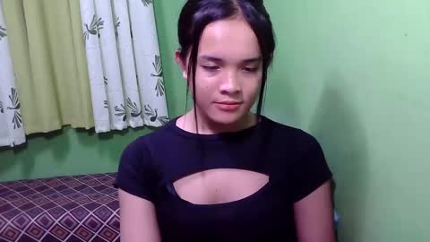 Snapshot of pinaymorena_rhowe chatting on 12.20.24 pinaymorena_rhowe online show from 12.20.24