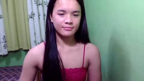Snapshot of pinaymorena_rhowe chatting on 12.23.24 pinaymorena_rhowe online show from 12.23.24