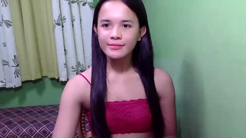 Snapshot of pinaymorena_rhowe chatting on 12.26.24 pinaymorena_rhowe online show from 12.26.24