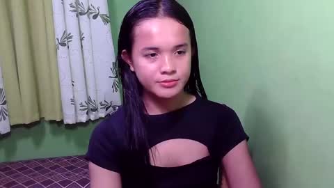 Snapshot of pinaymorena_rhowe chatting on 01.09.25 pinaymorena_rhowe online show from 01.09.25