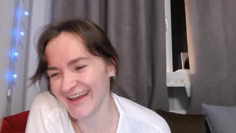 Snapshot of pineapple__mood chatting on 12.31.24 online show from 12.31.24