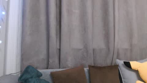 Snapshot of pineapple__mood chatting on 01.02.25 online show from 01.02.25