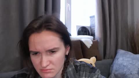 Snapshot of pineapple__mood chatting on 01.11.25 online show from 01.11.25